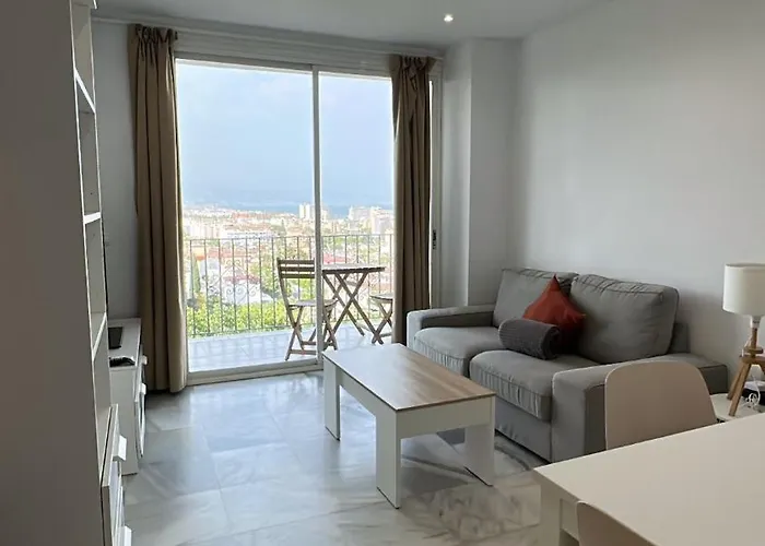 Buenavista En Increibles Vistas Hacia Malaga 5min Del Centro Y Muy Cerca De La Playa * Torremolinos